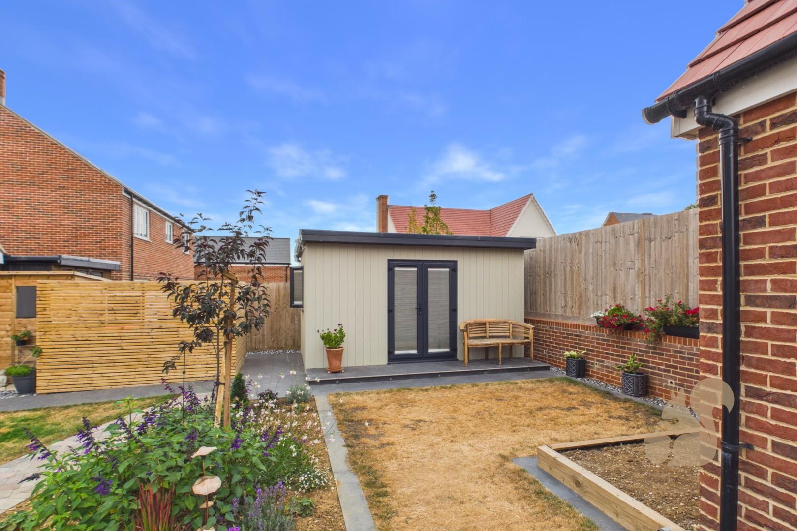 CAM01814G0-PR0141-STILL011.jpg